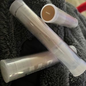 Milk skin tint , vegan, full size, brand new--> Honey